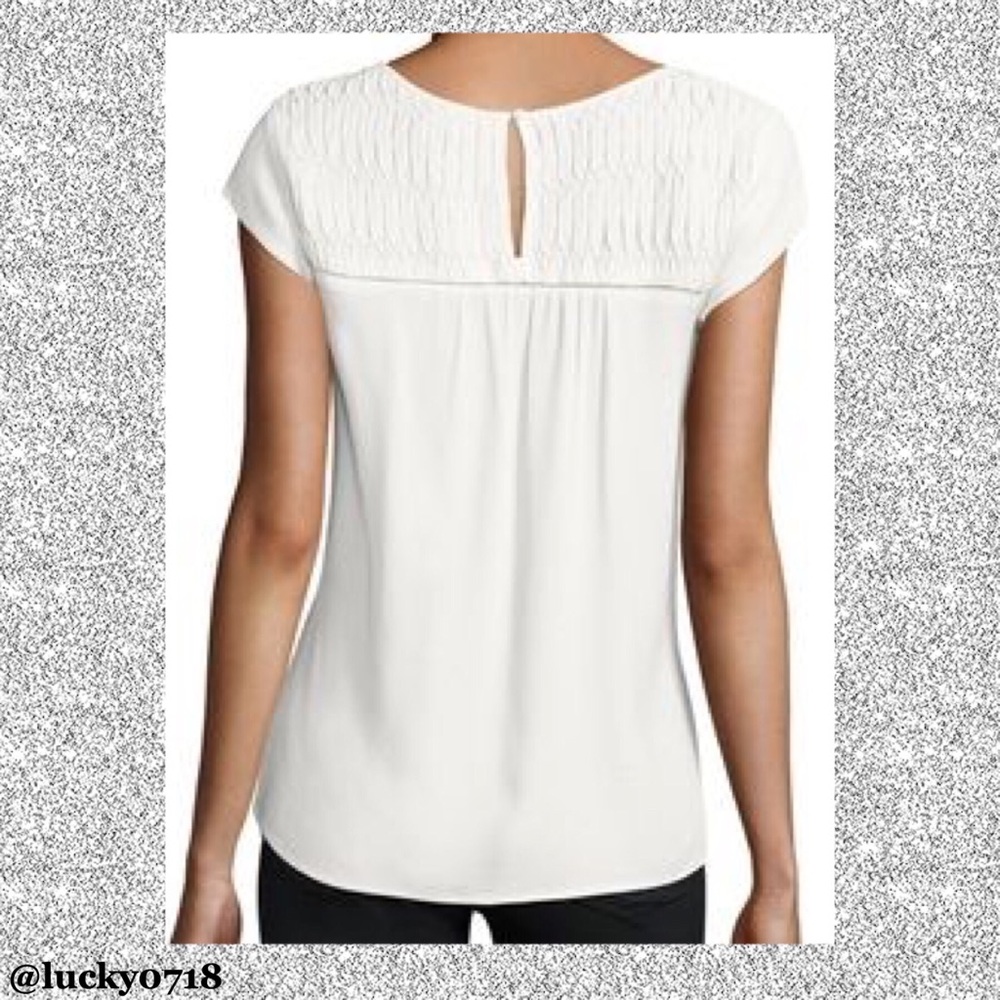 Joie White Annis Pintuck Back Keyhole Top Sz S - Picture 2 of 8